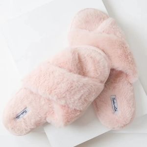 Splendid Faux Fur Slippers (M/L)